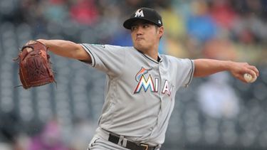 El abridor taiwanés del los peces,&nbsp;Wei-Yin Chen, cargó con la derrota tras recibir siete hits y cinco carreras.