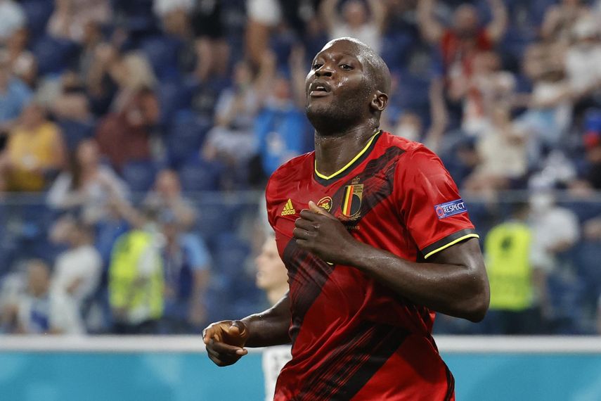 El fútbol debe hacer más para combatir el racismo, dijo Lukaku