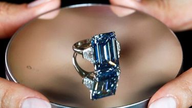 El diamante subastado posee una pureza extraordinaria. (REUTERS)