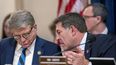 El presidente de la Comisión de Seguridad Nacional de la Cámara de Representantes de Estados Unidos, Mark Green, republicano de Tennessee, a la derecha, habla con el republicano de Texas Michael McCaul.