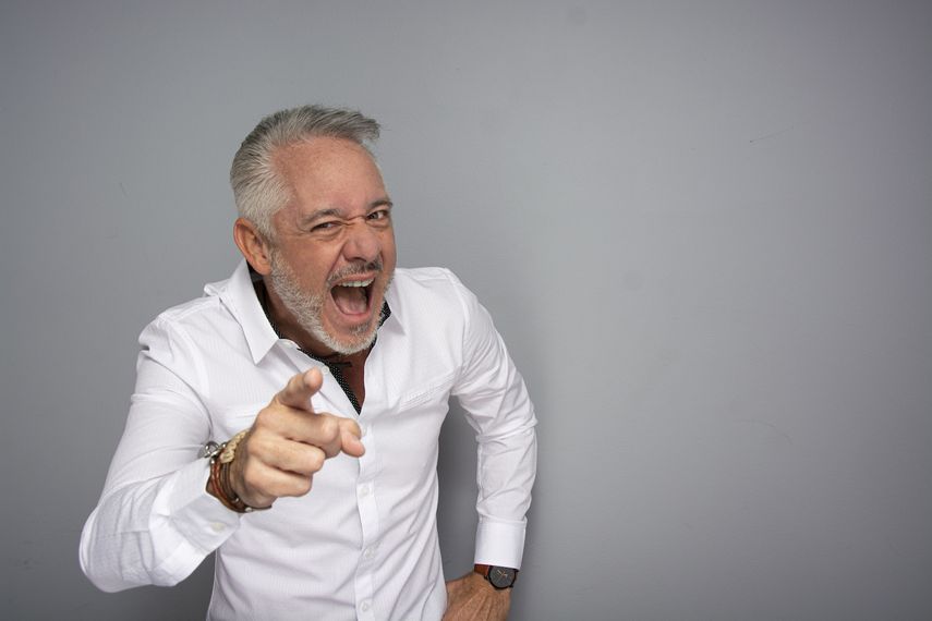 El actor y animador venezolano Rodolfo Gómez-Leal trae el show 3 Pa’ Jode, Humor y Rumba, junto al humorista Juan Carlos Barry y el cantautor Vicentt Music.