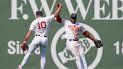 Los jardineros Hunter Renfroe (10) y Franchy Cordero (derecha) celebran la victoria 11-4 de los Medias Rojas de Boston ante los Medias Blancas de Chicago, el lunes 19 de abril de 2021. Los jardineros Hunter Renfroe (10) y Franchy Cordero (derecha) celebran la victoria 11-4 de los Medias Rojas de Boston ante los Medias Blancas de Chicago, el lunes 19 de abril de 2021.