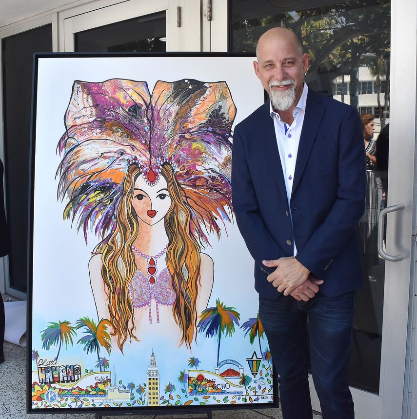 Roly Rodríguez, autor del póster conmemorativo de Carnaval Miami 2023, The Carnaval Girl.&nbsp;