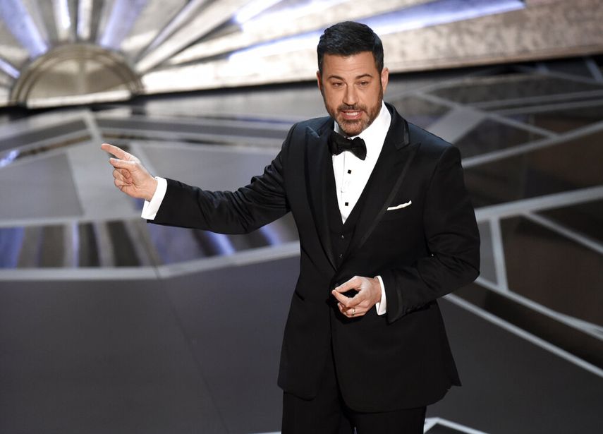 El presentador Jimmy Kimmel habla en los Oscar en Los Ángeles el 4 de marzo de 2018. Kimmel presidirá nuevamente la ceremonia en marzo, dijeron el lunes los productores del programa.