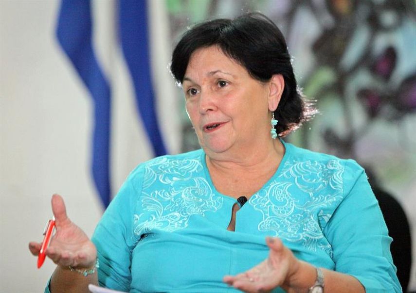 Caridad Diego, jefa de la Oficina de Asuntos Religiosos del Partido Comunista (PCC, único), habla durante una entrevista con EFE. (EFE)