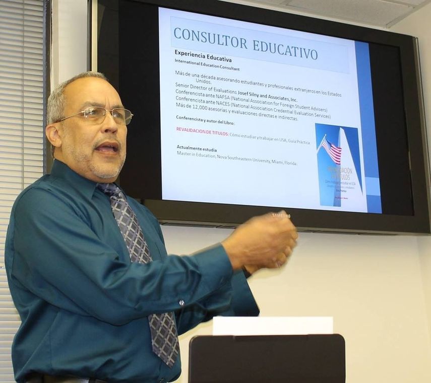 Gustavo Méndez, un Consultor Educativo Internacional con más de 15 años de experiencia en la Evaluación de Credenciales de Estudiantes y Profesionales Extranjeros.
