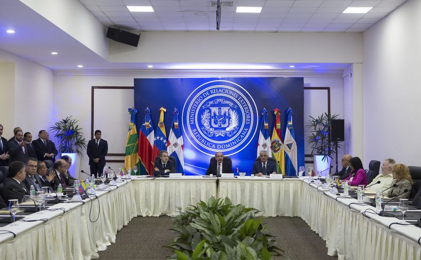 Una representación de la oposición de Venezuela asiste este miércoles al  diálogo con el régimen de Nicolás Maduro, en la sede de la cancillería  de República Dominicana, para revisar una propuesta de acuerdo de salida  a la grave crisis.