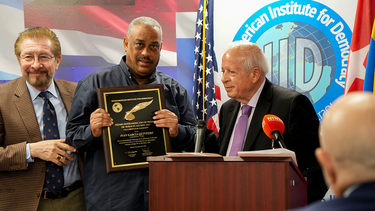 premiado corresponsal de diario las americas: en cuba se vive una autentica revolucion ciudadana