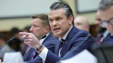 El Secretario de Defensa, Pete Hegseth, testifica ante el Comité de Servicios Armados de la Cámara en el Edificio de Oficinas Rayburn de la Cámara el 29 de abril de 2026 en Washington, DC.