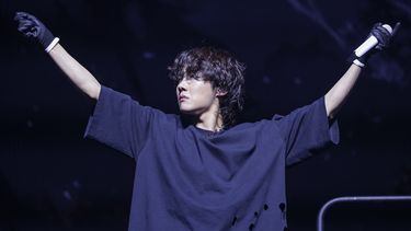 J-Hope se presenta durante el día 4 de Lollapalooza en Grant Park el 31 de julio de 2022 en Chicago, Illinois.