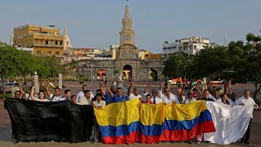 Decenas de periodistas se reunieron este lunes Cartagena de Indias, para elevar su voz de protesta en rechazo del asesinato de los miembros del equipo de prensa del diario El Comercio de&nbsp;Ecuador&nbsp;