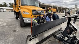 El Departamento de Transporte de Florida ha desplegado equipos y realiza preparativos activos para garantizar la seguridad El Departamento de Transporte de Florida ha desplegado equipos y realiza preparativos activos para garantizar la seguridad