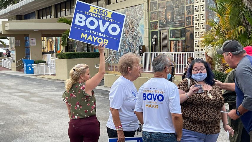 Aspecto de las elecciones en Hialeah.