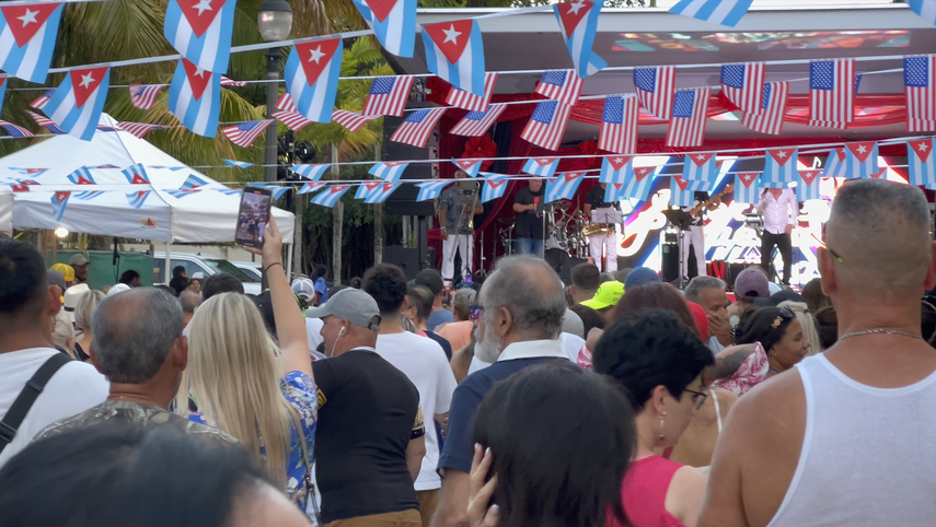 Asistentes al Viernes Pequeña Habana.&nbsp;