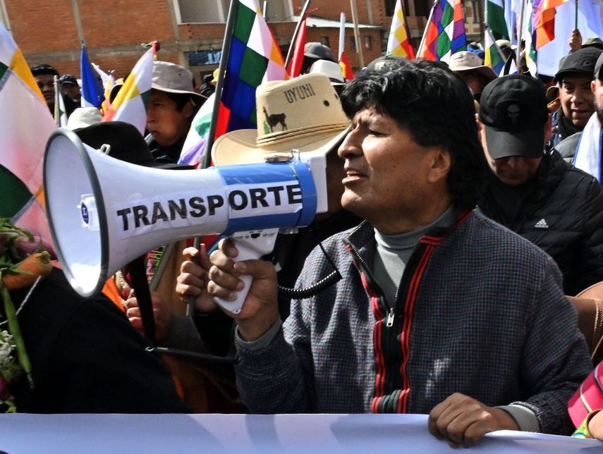 El expresidente boliviano (2006-2019) Evo Morales, encabezando la llamada Marcha para Salvar a Bolivia -contra su exaliado, el líder izquierdista Luis Arce- en Caracollo, provincia de Oruro, 200 km al sur de La Paz, Bolivia, el 17 de septiembre de 2024.