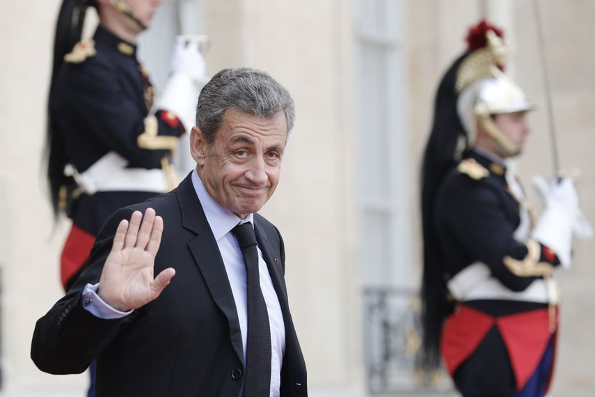 El expresidente franc&eacute;s Nicolas Sarkozy abandona el Palacio del Eliseo despu&eacute;s de un almuerzo para jefes de estado y altos funcionarios, Par&iacute;s, 20 de septiembre de 2019.&nbsp;