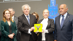 Luis Almagro, exsecretario general de la OEA, recibe el Premio Sebastián Piñera a la Libertad durante el X Diálogo Presidencial del Grupo IDEA en Miami. Luis Almagro, exsecretario general de la OEA, recibe el Premio Sebastián Piñera a la Libertad durante el X Diálogo Presidencial del Grupo IDEA en Miami.