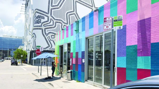 Servicio de estacionamiento en la zona de Wynwood, en Miami.