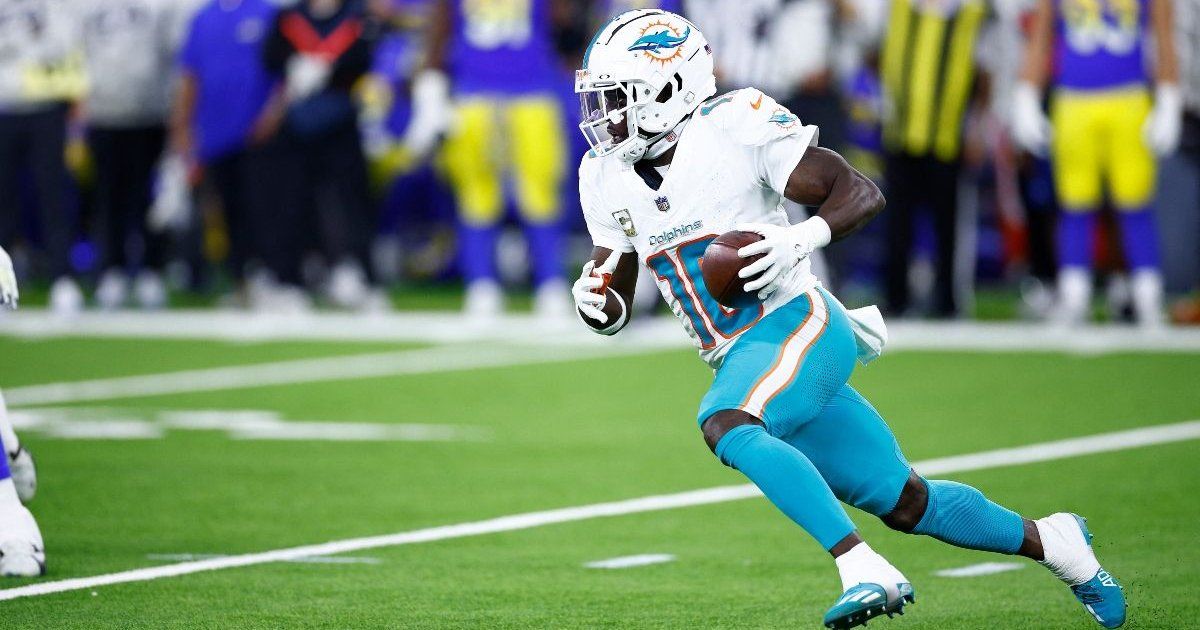 Relación entre Tyreek Hill y los Dolphins se vuelve cada vez más extraña