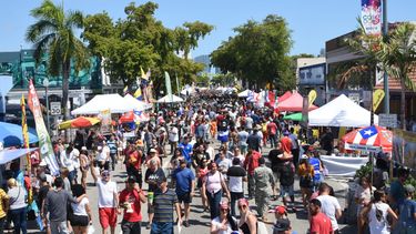 Las calles de la Pequeña Habana se inundan de personas este domingo en el Carnaval de la Calle Ocho.&nbsp;