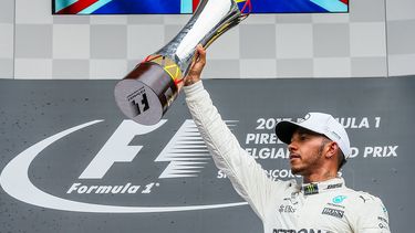 Esta es la quinta victoria para el piloto británico de la escudería Mercedes en la presente temporada.