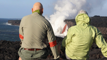 imagenes dramaticas muestran el flujo de lava de un volcan hawaiano