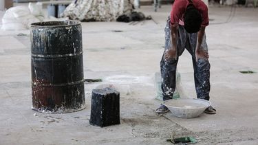 Imagen referencial de un niño trabajando.