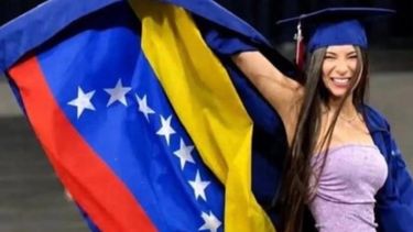 La venezolana Yaleski Meza migró de su país a los 14 años. En mayo de 2026, se graduó de High School en Atlanta (captura de video).