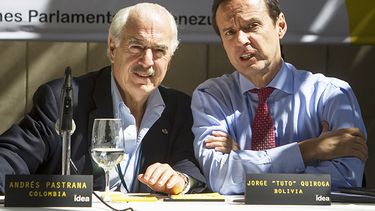 Los expresidentes Andrés Pastrana, de Colombia y Jorge Quiroga (d) de Bolivia en Caracas. (EFE)