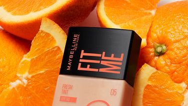 Maybelline New York lanza al mercado la base de maquillaje Fit Me Fresh Tint.