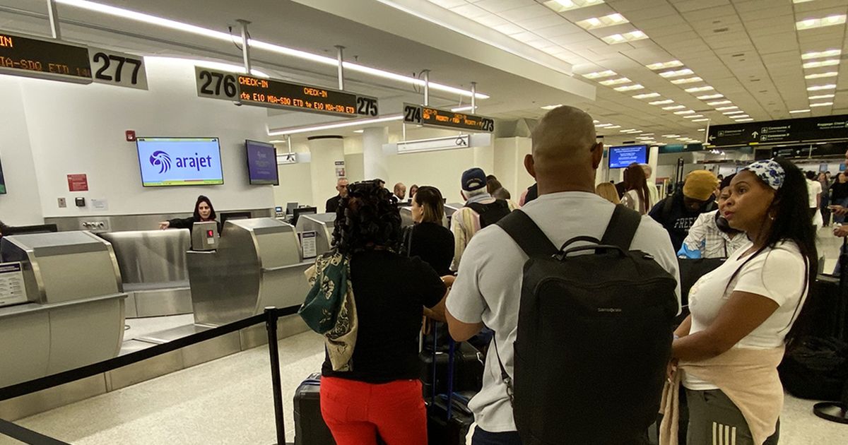Legisladores de Florida proponen ley para obligar a aerolíneas a notificar retrasos en vuelos