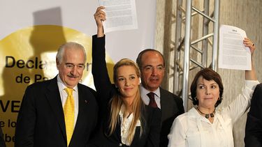 López y Ledezma sabrán del “Milagro de Panamá”. La historia de un documento forjado sobre 25 egos que han encontrado un punto común de solidaridad para ayudar a los venezolanos. (EFE)