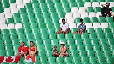 Espectadores observan el juego entre Canadá y Nueva Zelanda en el fútbol femenino de los Juegos Olímpicos de París 2024, el 25 de julio de 2024.