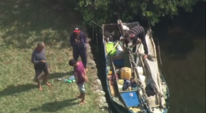 Todos, incluyendo el capitán del barco, de 73 años de edad, quien resultó levemente deshidratado, pudieron disfrutar los beneficios de la Ley de Ajuste Cubano de 1966 y la política de pies secos/pies mojados. (Foto: Youtube)