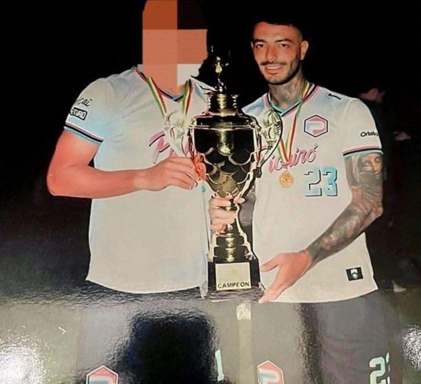 Esta imagen de archivo sin fecha, publicada por el Ministerio de Gobierno de Bolivia el 30 de julio de 2023, muestra al uruguayo Sebastián Marset (Der) posando para una foto.