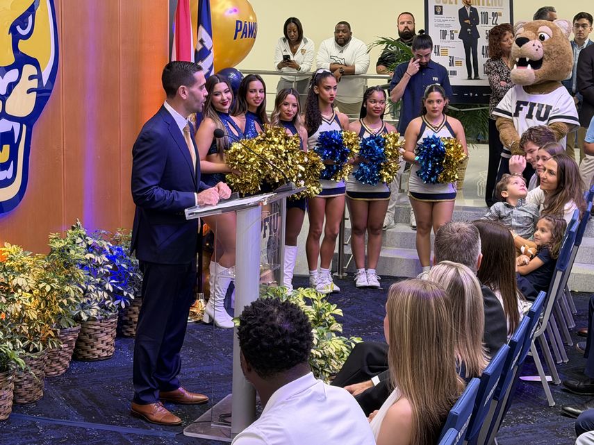 “De verdad que gracias a Dios por la oportunidad. Yo crecí en Miami y para mí es especial regresar a casa, con la familia, y representar a FIU”, dijo Joey.