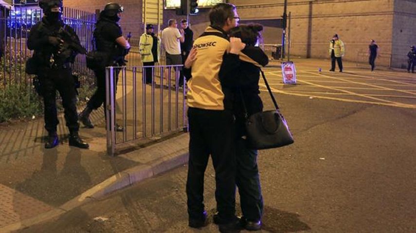 La policía advirtió asimismo sobre las especulaciones en redes sociales sobre los nombres de las víctimas de la explosión.