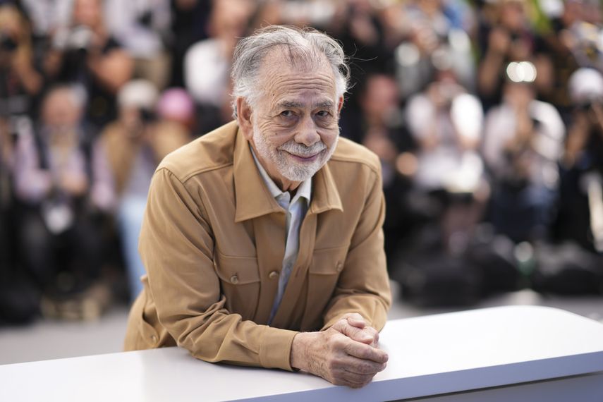 El director Francis Ford Coppola posa en la sesión de la película Megalopolis en la 77a edición del Festival de Cine de Cannes en Francia el viernes 17 de mayo de 2024.&nbsp;