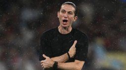 El entrenador del Flamengo, Filipe Luis, hace un gesto durante el partido de vuelta de la final de la Recopa Sudamericana entre el Flamengo de Brasil y el Lanús de Argentina en el Estadio Maracaná de Río de Janeiro, Brasil, el 26 de febrero de 2026. El entrenador del Flamengo, Filipe Luis, hace un gesto durante el partido de vuelta de la final de la Recopa Sudamericana entre el Flamengo de Brasil y el Lanús de Argentina en el Estadio Maracaná de Río de Janeiro, Brasil, el 26 de febrero de 2026.