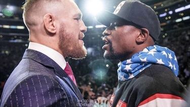 Floyd Mayweather en la presentación de la pelea contra Conor McGregor en 2017