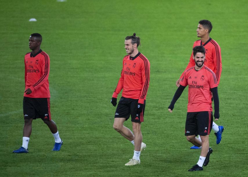 La euforia generada por el buen inicio de Santiago Solari en el banquillo del Real Madrid murió el sábado en Ipurua tras la derrota por 3-0 ante el Eibar, por lo que mantenerse ganador en la Liga de Campeones le lavaría la cara al equipo blanco.