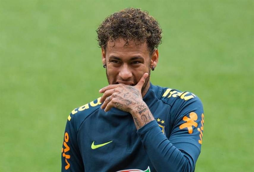 Neymar, el crack brasileño, durante los entrenamientos.
