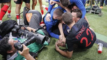 El salvadoreño terminó como parte de la celebración croata.