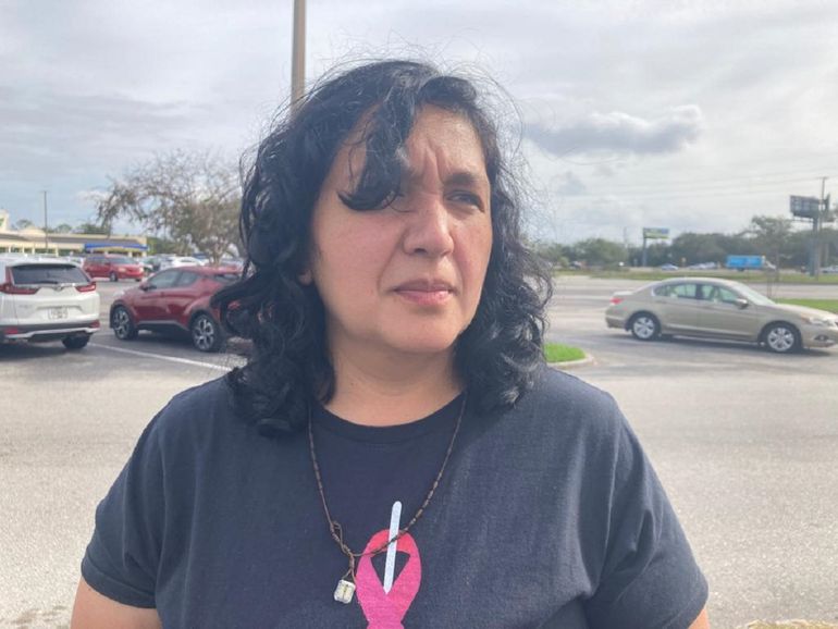 Darlyn Carrillo, madre de Luis Alejandro Osechas Carrillo, el adolescente venezolano de 16 años, con un trastorno dentro del espectro autista y víctima de agresión física en una escuela secundaria en la Florida