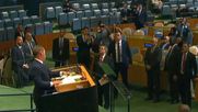La captura de pantalla muestra el gesto de intimidación de la delegación cubana encabezada por el canciller de la isla, Bruno Rodríguez, contra el embajador de EEUU en la ONU, Mike Waltz, durante una sesión en Naciones Unidas.