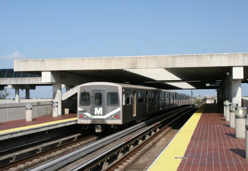 La víctima fue transportada al Jackson Memorial Hospital, donde se encuentra en condición crítica. (ARCHIVO)