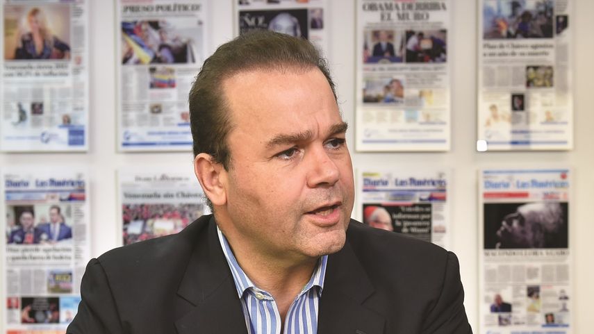 El director interino Radio & TV Martí, André Mendes, cuenta con una amplia experiencia en radiodifusión y otros asuntos en la agencia estadounidense gubernamental Broadcasting Board of Governors. 