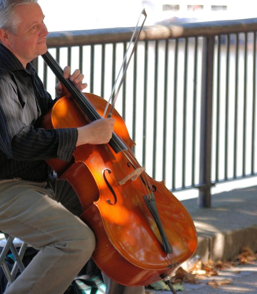 Tocar un instrumento musical puede moderar el envejecimiento.