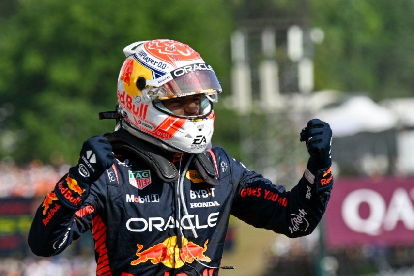 Max Verstappen del equipo Red Bull celebra tras ganar el Gran Premio de Hungría, el domingo 23 de julio de 2023, en Budapest. El neerlandés quedó por delante de Lando Norris y su McLaren