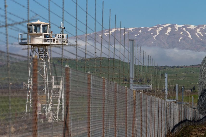 Vista del cruce de Quneitra, una línea de alto el fuego que cruza el territorio controlado por Siria y la parte de Israel de los Altos del Golán.